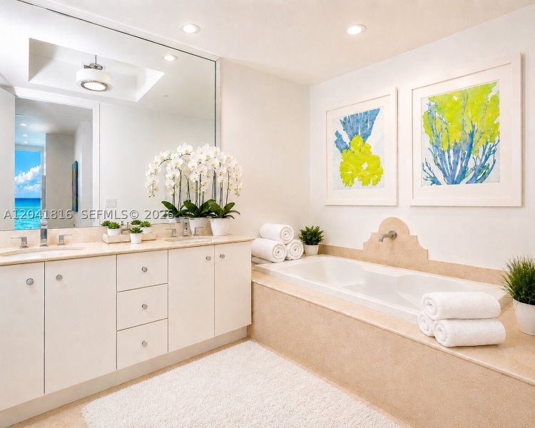 Condo for sale at Continuum I South 1507