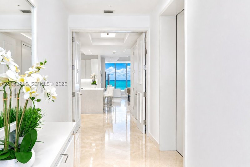 Condo for sale at Continuum I South 1507