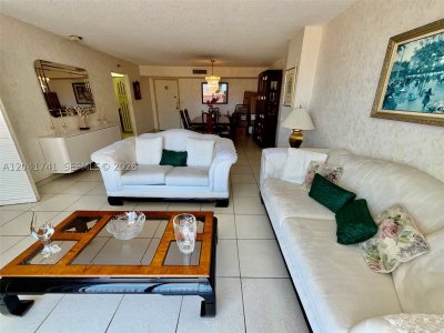 Comprar apartamento no Winston Towers 405