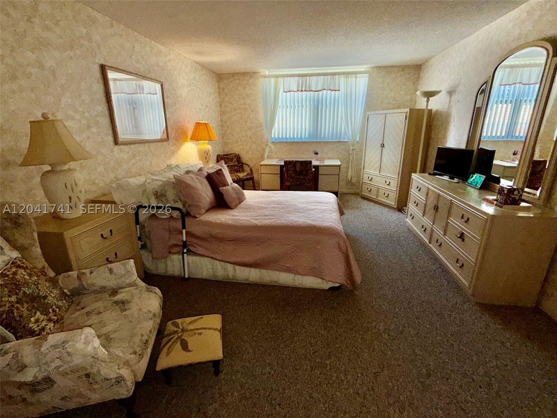 Condo for sale at Winston Towers 405