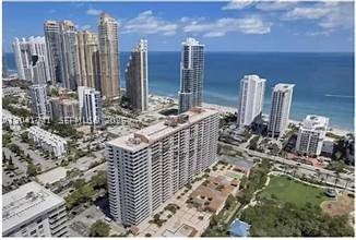 Condo for sale at Winston Towers 405