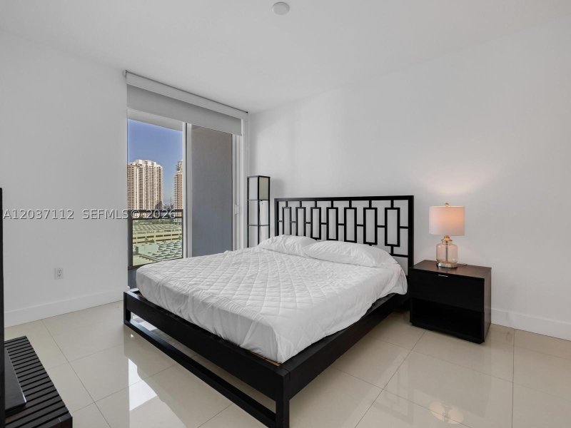 Apartment for rent at The Plaza Tower I 1404