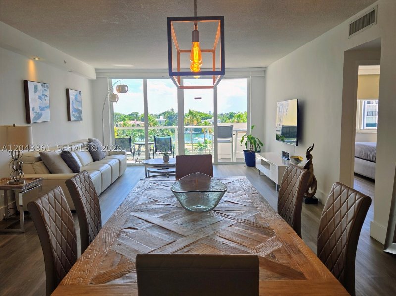 Condo for sale at Pavilion 520