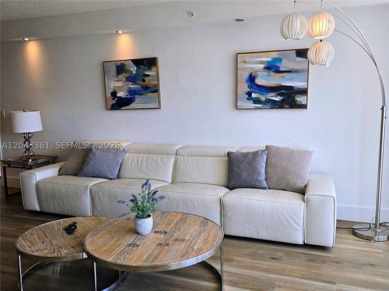 Condo for sale at Pavilion 520
