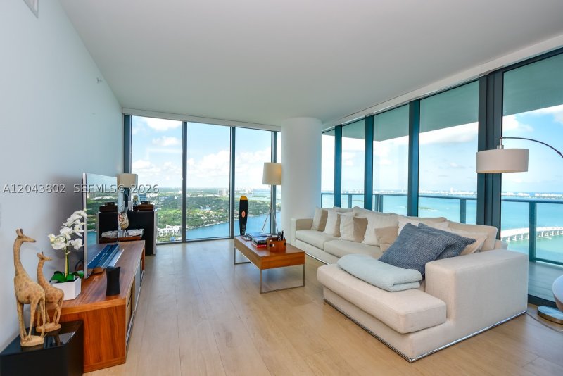 Condo for sale at One Paraiso 4406