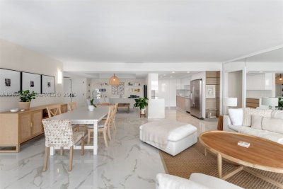 Comprar apartamento en Grove Isles Tower III C803