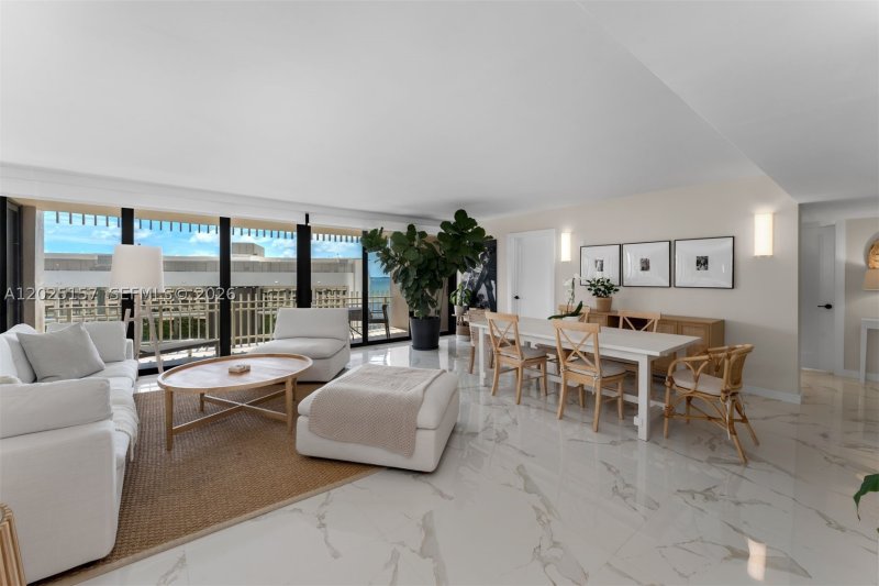 Comprar apartamento en Grove Isles Tower III C803