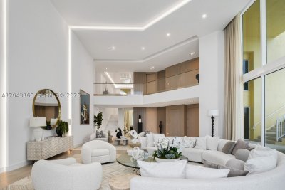 Comprar apartamento no Acqualina Resort & Spa PH5002