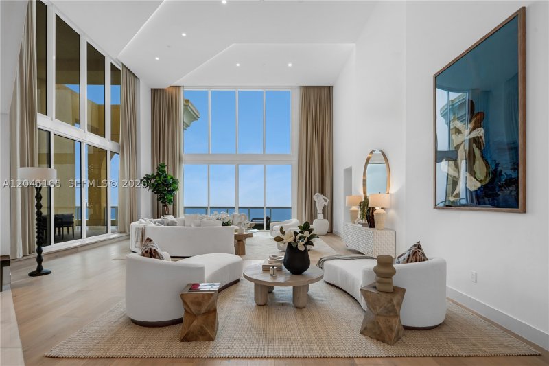 Comprar apartamento en Acqualina Resort & Spa PH5002