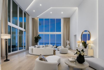 Comprar apartamento no Acqualina Resort & Spa PH5002