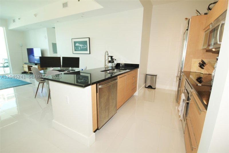 Apartment for rent at The Plaza Tower I 5000