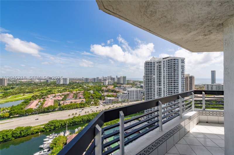 Alquiler de apartamento en Mystic Pointe 500 3206