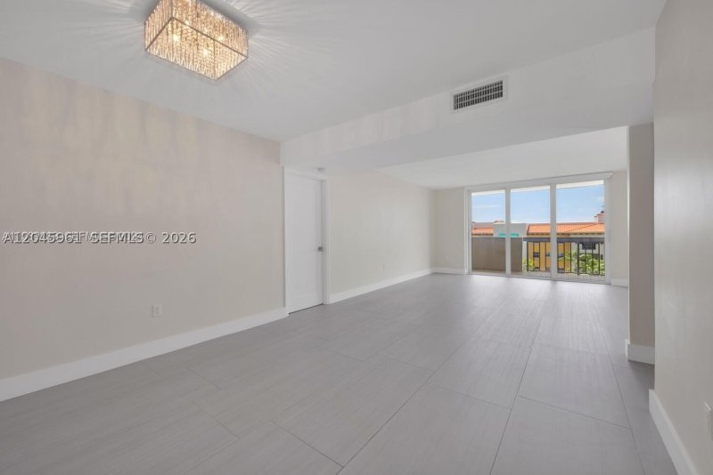 Condo for sale at Biltmore II 618