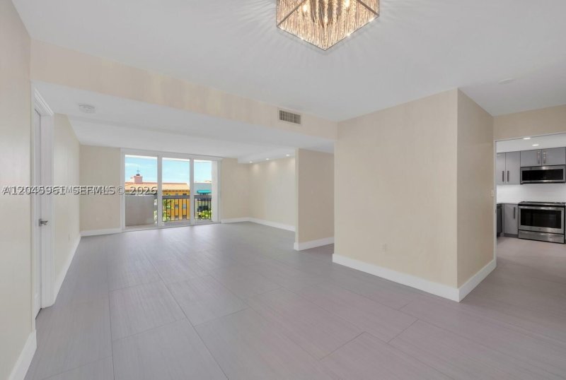 Condo for sale at Biltmore II 618