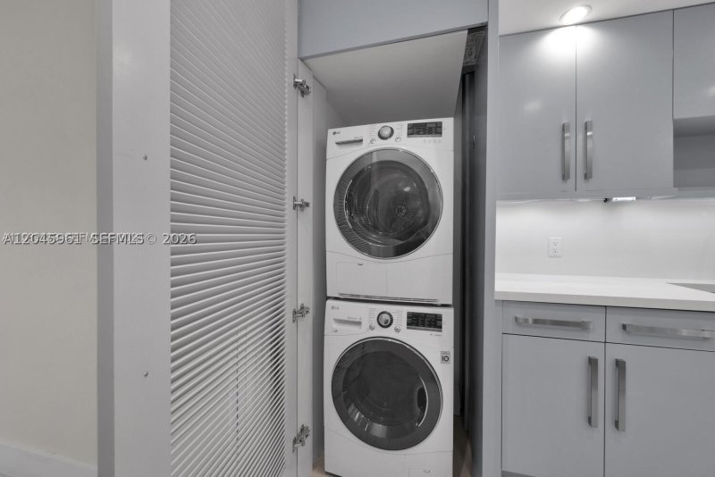 Condo for sale at Biltmore II 618
