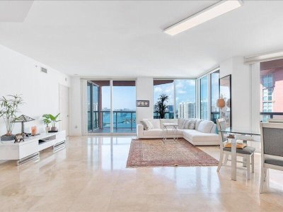Comprar apartamento en Hidden Bay 2409