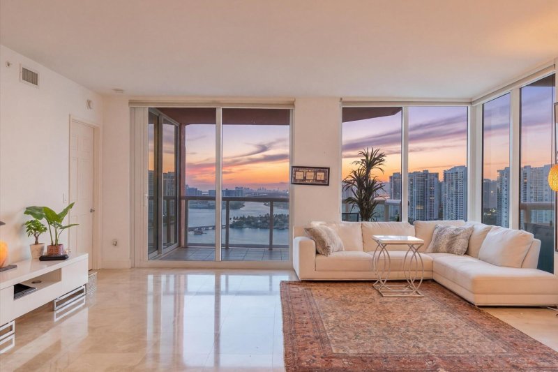 Condo for sale at Hidden Bay 2409