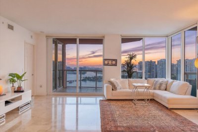 Comprar apartamento en Hidden Bay 2409
