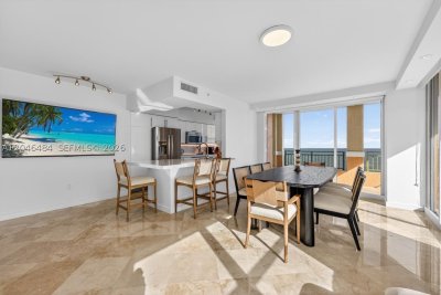 Aluguel de apartamento no 2080 Ocean Drive 1711