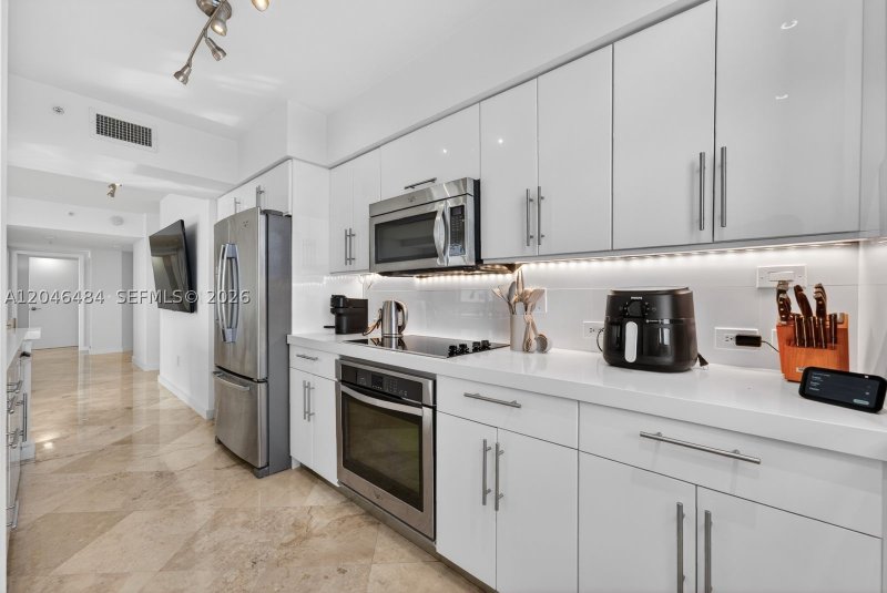 Apartment for rent at 2080 Ocean Drive 1711