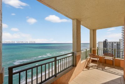 Aluguel de apartamento no 2080 Ocean Drive 1711