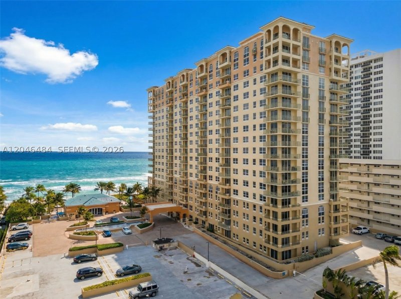 Apartment for rent at 2080 Ocean Drive 1711
