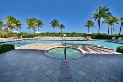 Aluguel de apartamento no 2080 Ocean Drive 1711