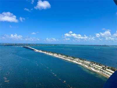 Una Residences at Brickell Apt #2804