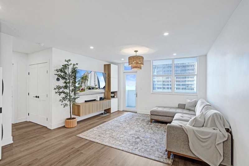 Condo for sale at Galt Towers 9m