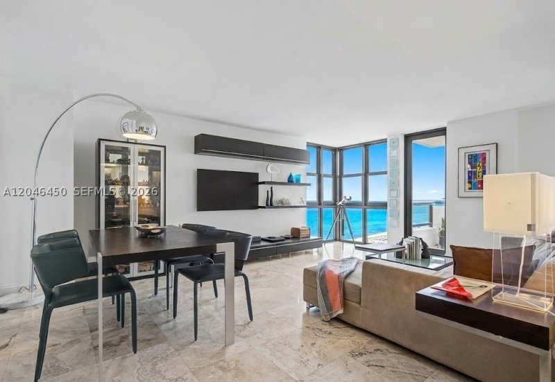 Condo for sale at Club Atlantis 1814