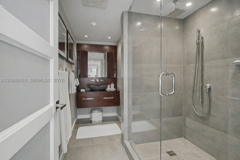 Condo for sale at Club Atlantis 1814