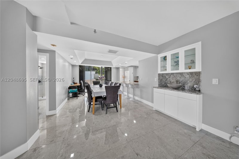 Condo for sale at Williams Island 2800 302