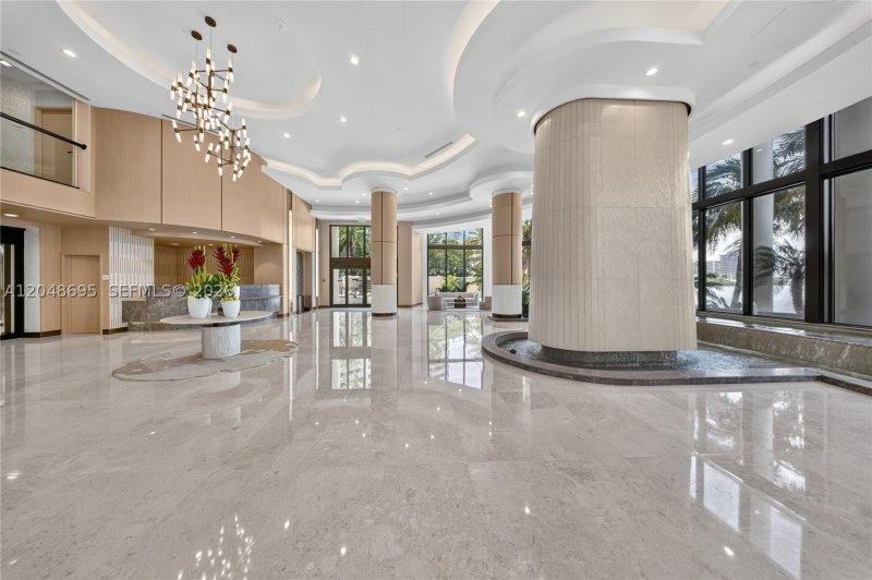 Condo for sale at Williams Island 2800 302