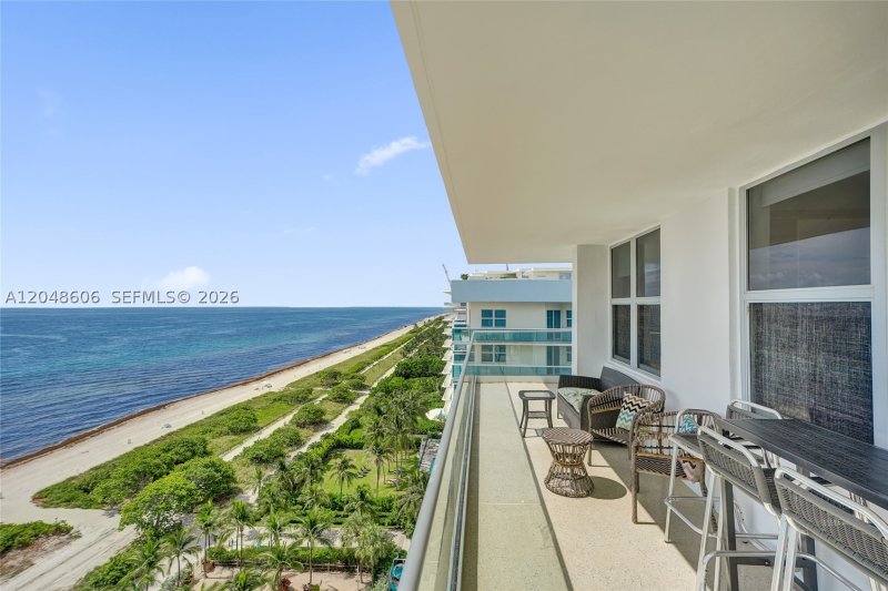 Apartment for rent at Four Winds Condo 1402