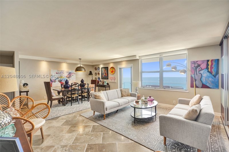 Apartment for rent at Four Winds Condo 1402