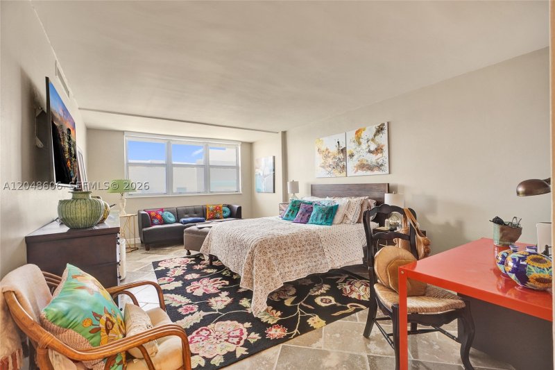 Apartment for rent at Four Winds Condo 1402
