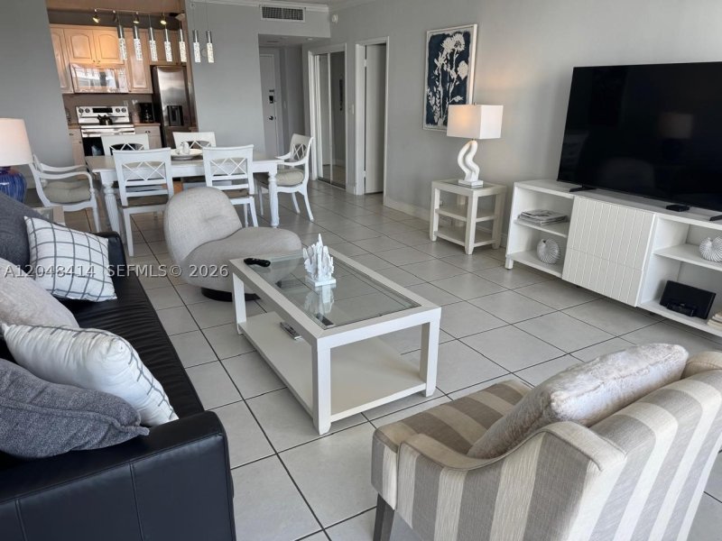 Condo for sale at Pavilion 823