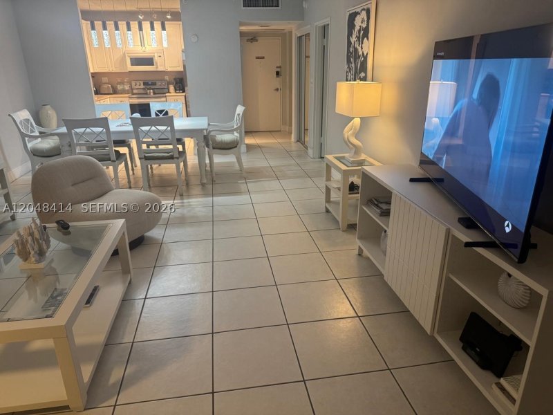 Condo for sale at Pavilion 823