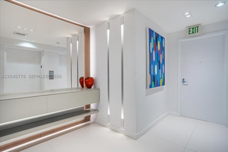 Condo for sale at Mosaic Miami Beach 1503