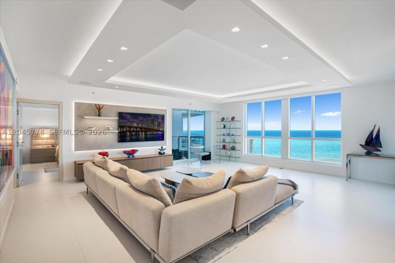 Condo for sale at Mosaic Miami Beach 1503