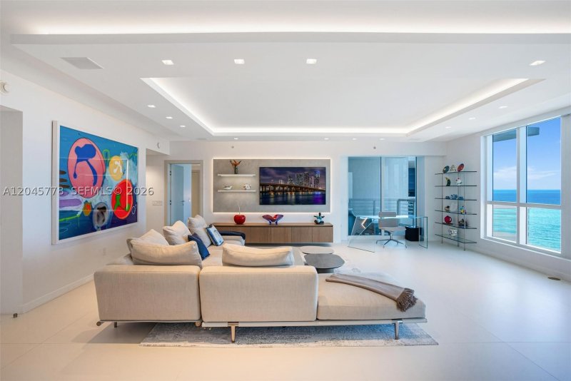 Condo for sale at Mosaic Miami Beach 1503