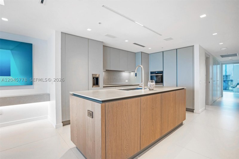 Condo for sale at Mosaic Miami Beach 1503