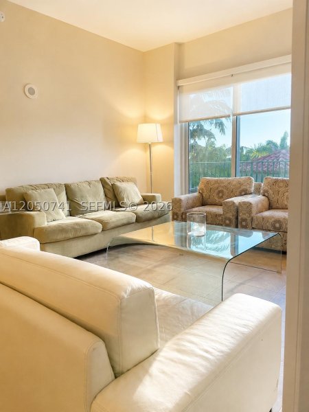 Comprar apartamento no Turnberry Village 405