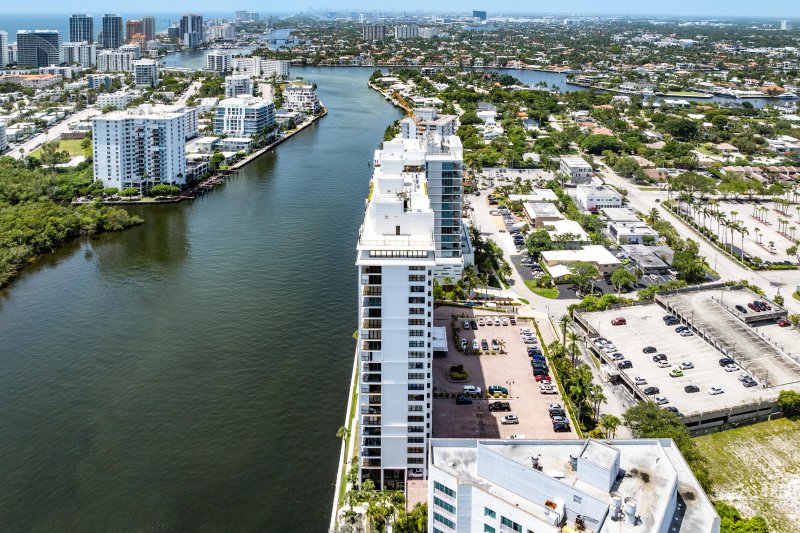 Condo for sale at The Corinthian 12h