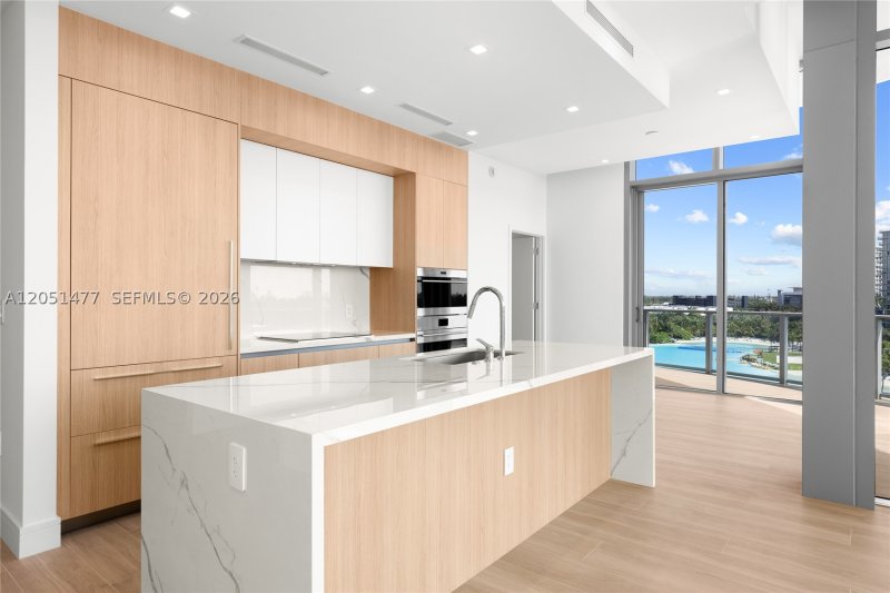 Condo for sale at One Park Tower by Turnberry 611