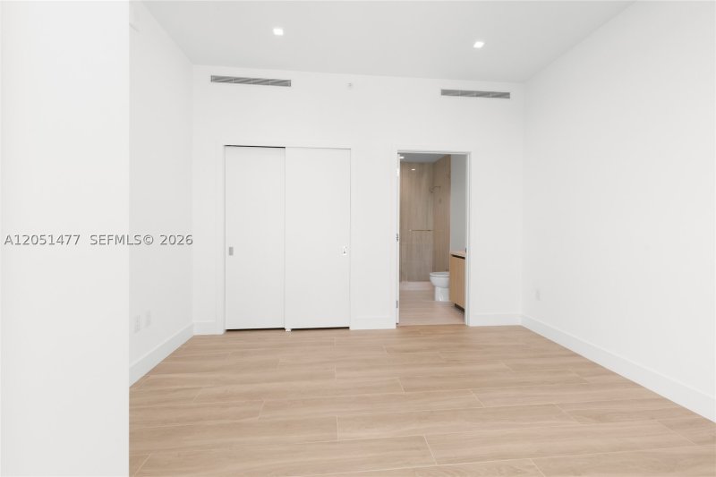 Condo for sale at One Park Tower by Turnberry 611