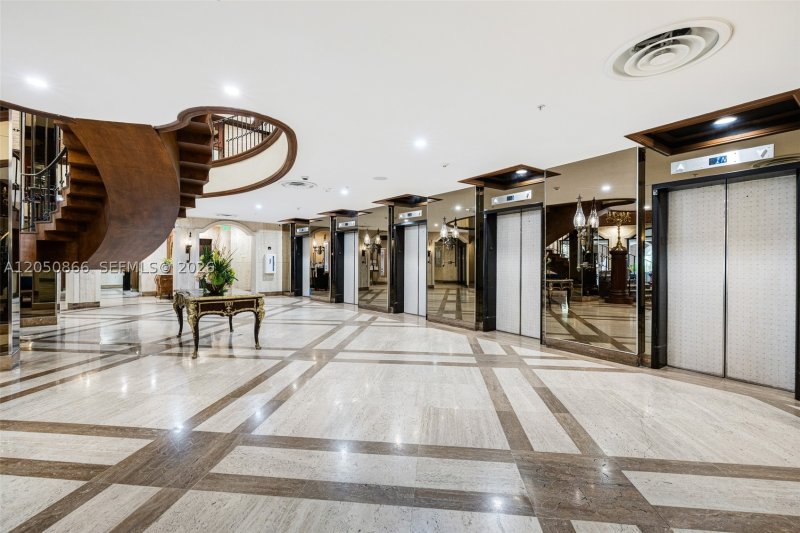 Condo for sale at Maison Grande 517