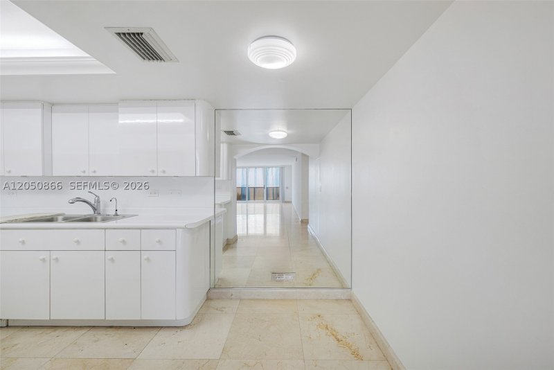 Condo for sale at Maison Grande 517