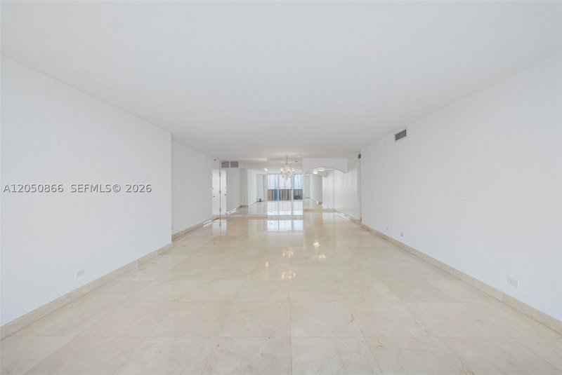 Condo for sale at Maison Grande 517
