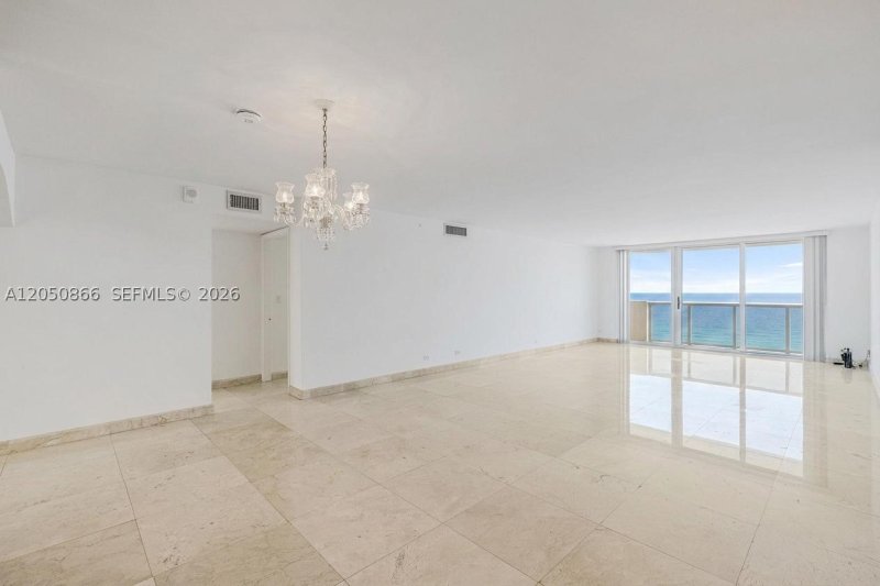 Condo for sale at Maison Grande 517